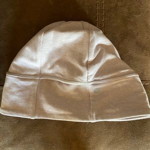 Lulu running hat , with spot for pony